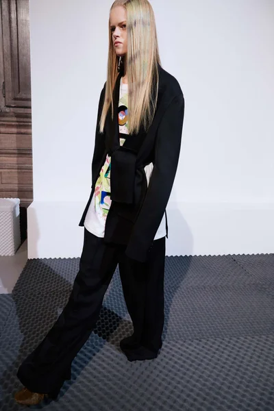 Look 1